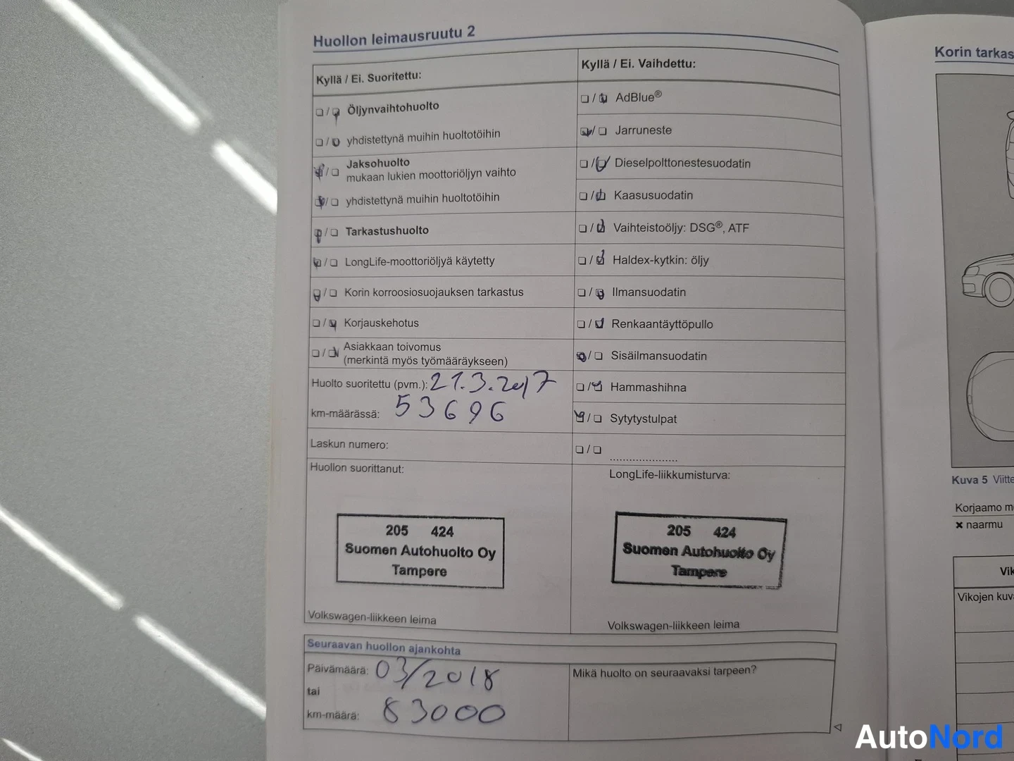 Asiakirja: Huoltokirjan sivu 'Huollon leimausruutu 2' käsin täytettynä. Huolto suoritettu 2.7.2017 km-määrässä 53696. Suomen Autohuolto Oy Tampere -leima. Seuraavan huollo