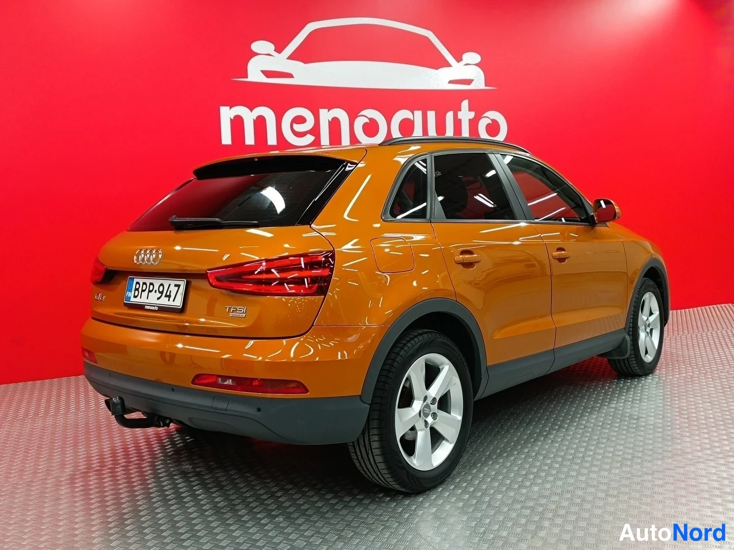 Oranssi Audi Q3 2011, takaviisto, kuva 5
