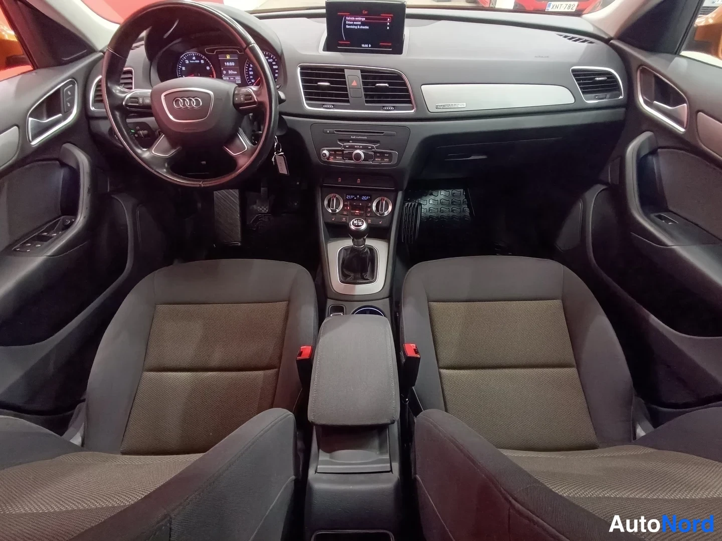Oranssi Audi Q3 2011, kuva 7
