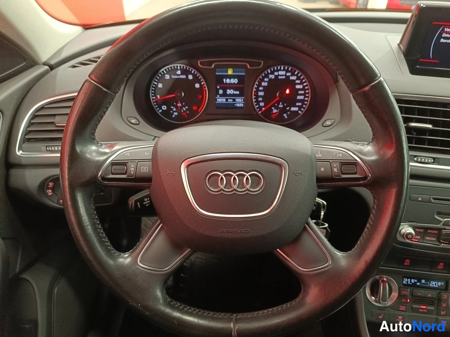 Oranssi Audi Q3 2011, kuva 23