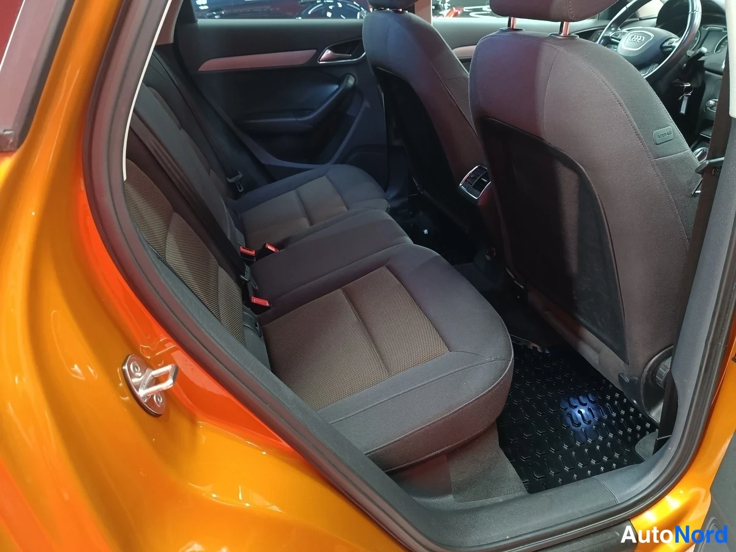 Oranssi Audi Q3 2011, kuva 14