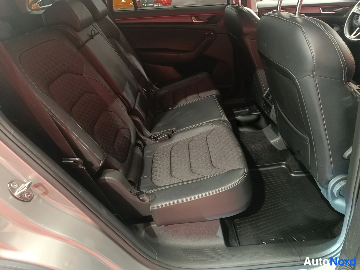 Harmaa Skoda Kodiaq 2017, kuva 23