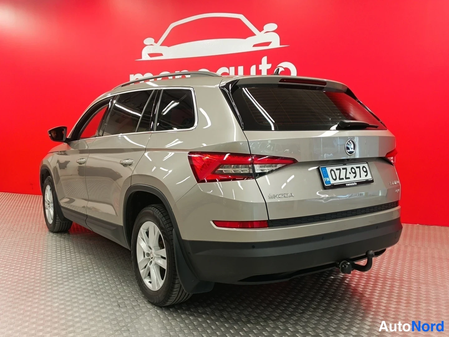 Harmaa Skoda Kodiaq 2017, takaviisto, kuva 5