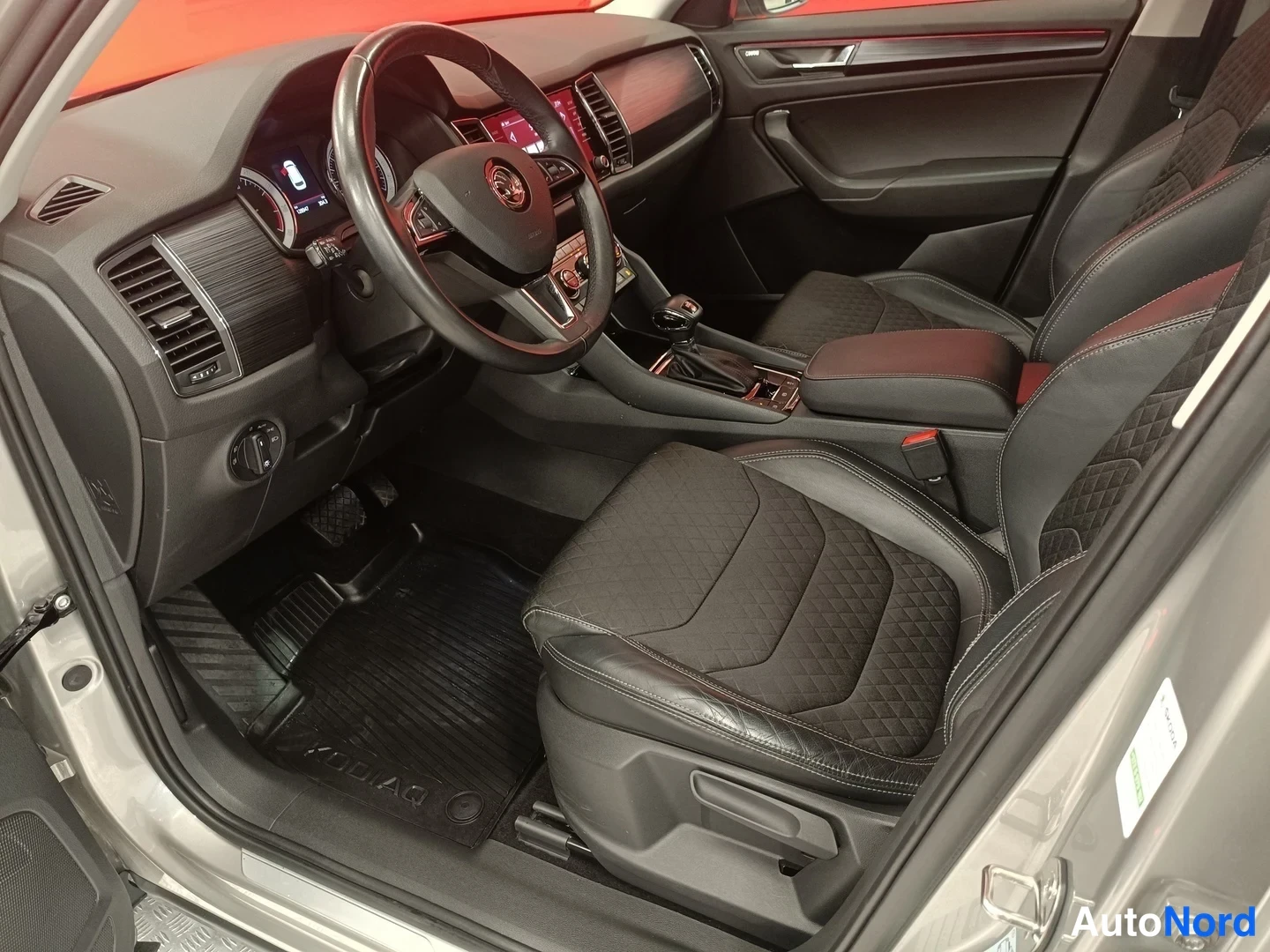 Harmaa Skoda Kodiaq 2017, kuva 19