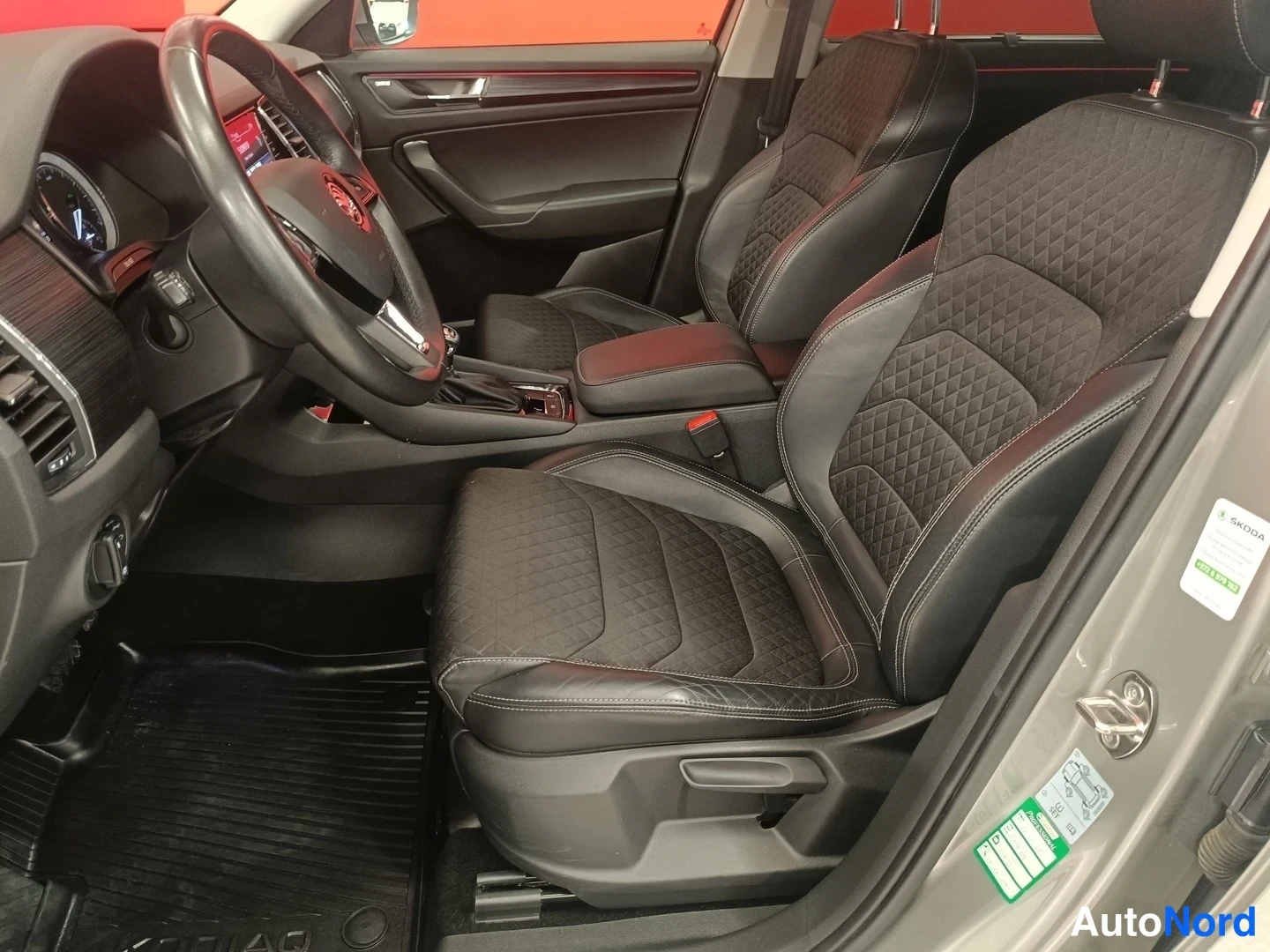 Harmaa Skoda Kodiaq 2017, kuva 20