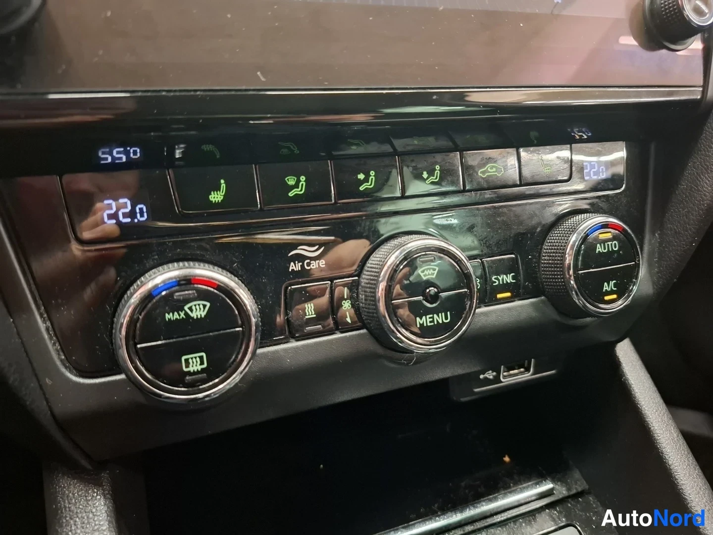 Harmaa Skoda Octavia 2020, yksityiskohta, kuva 18