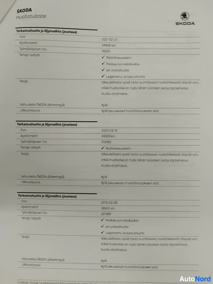 Asiakirja: Škoda-huoltotuloste, jossa kolme huoltoa vuosilta 2019–2021, viimeisin ajomitalla 54468 km.