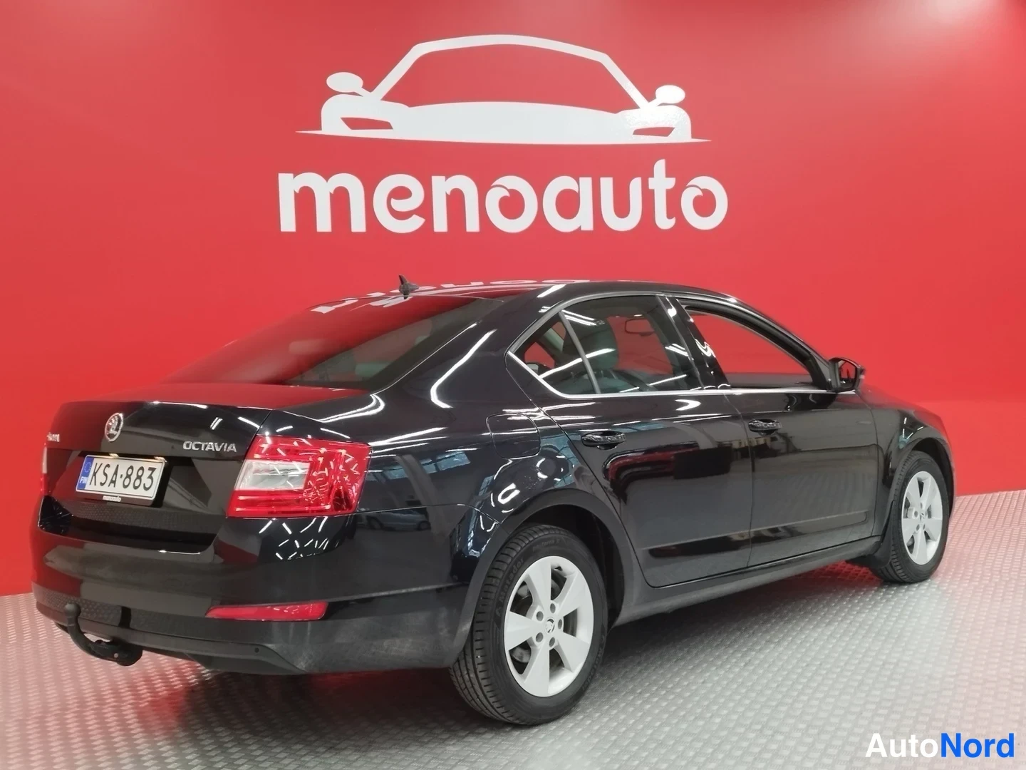 Musta Skoda Octavia 2016, takaviisto, kuva 6