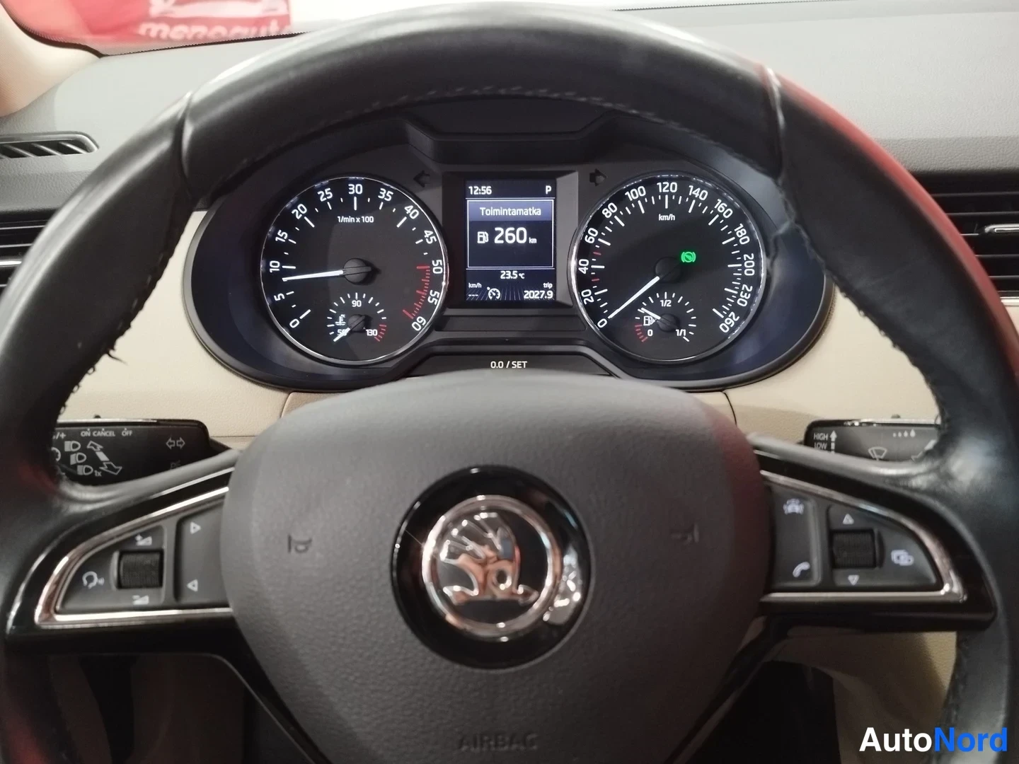 Musta Skoda Octavia 2016, yksityiskohta, kuva 14