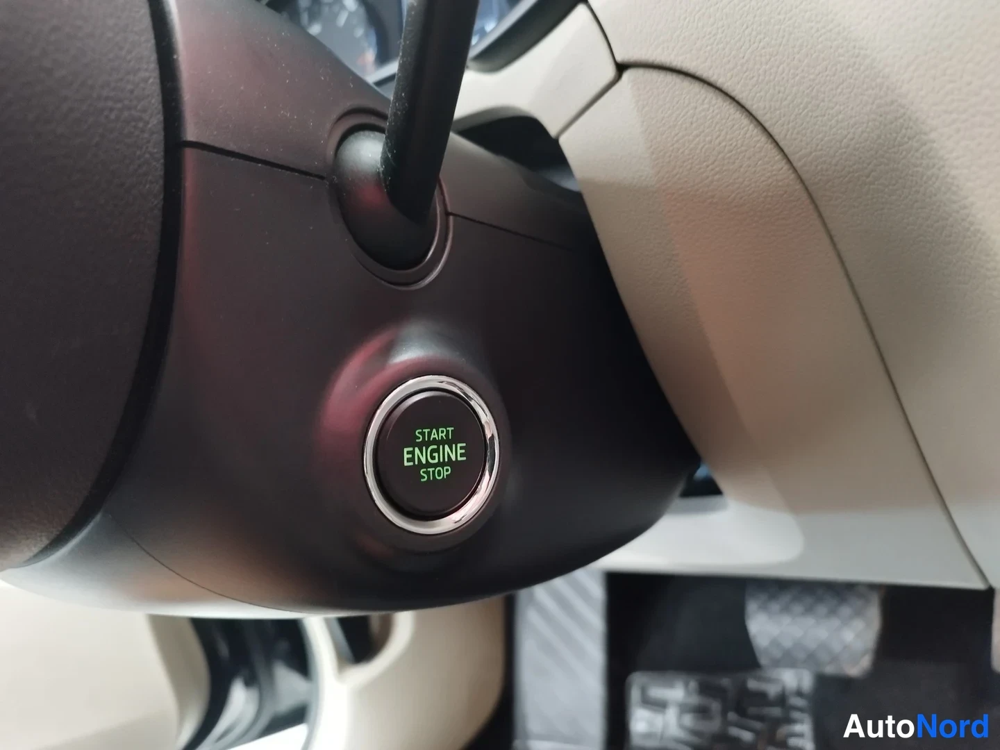 Musta Skoda Octavia 2016, yksityiskohta, kuva 15