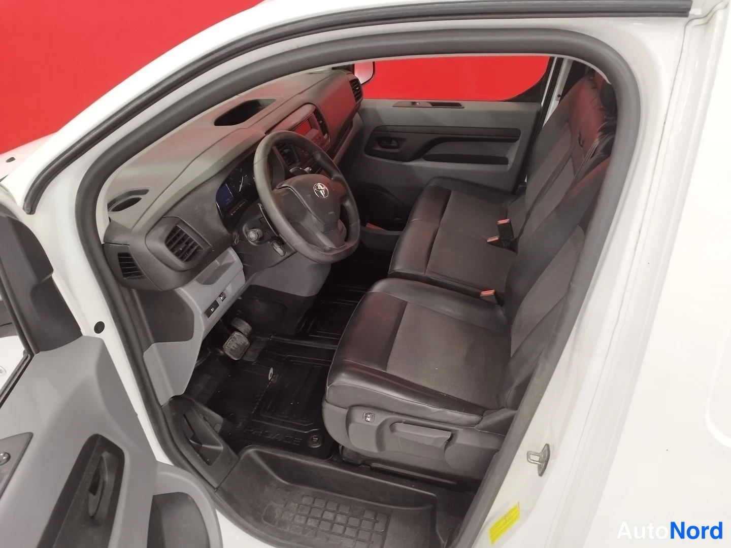 Valkoinen Toyota Proace 2020, kuva 8