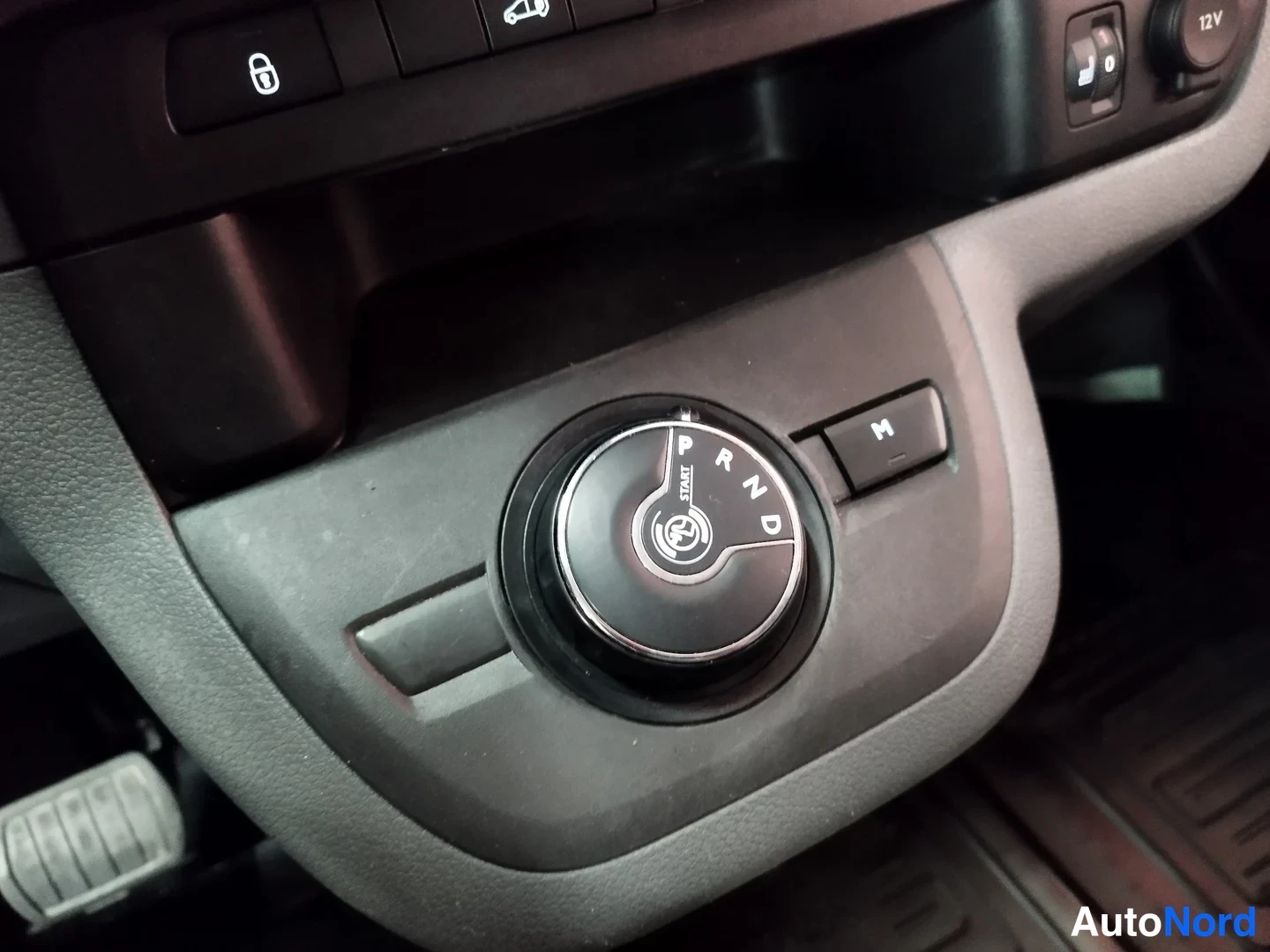 Valkoinen Toyota Proace 2020, kuva 15