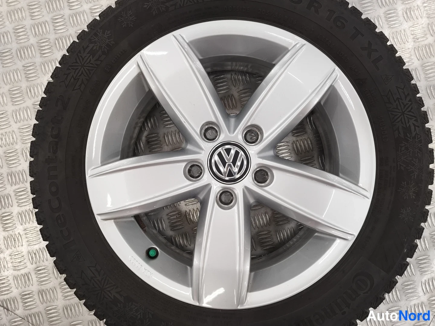 Valkoinen Volkswagen Golf Variant 2017, kuva 21