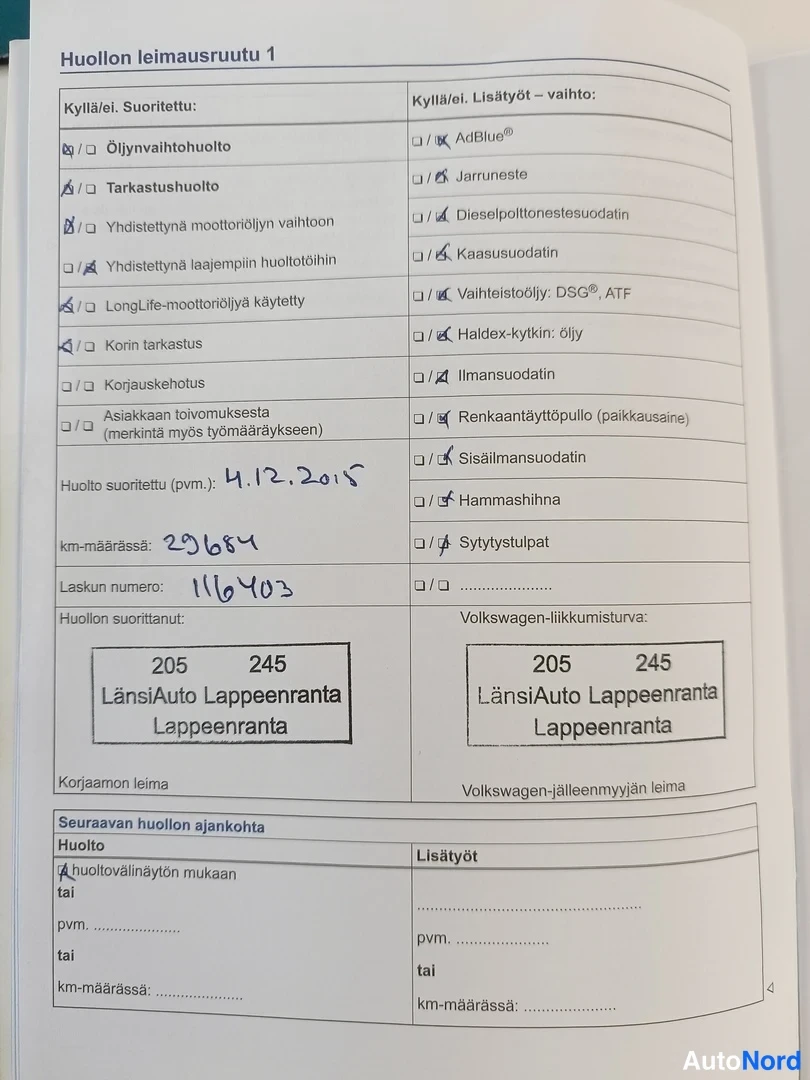 Yksityiskohta: Huollon leimausruutu 1: huolto suoritettu 4.12.2015, km-määrä 23684, LänsiAuto Lappeenranta.