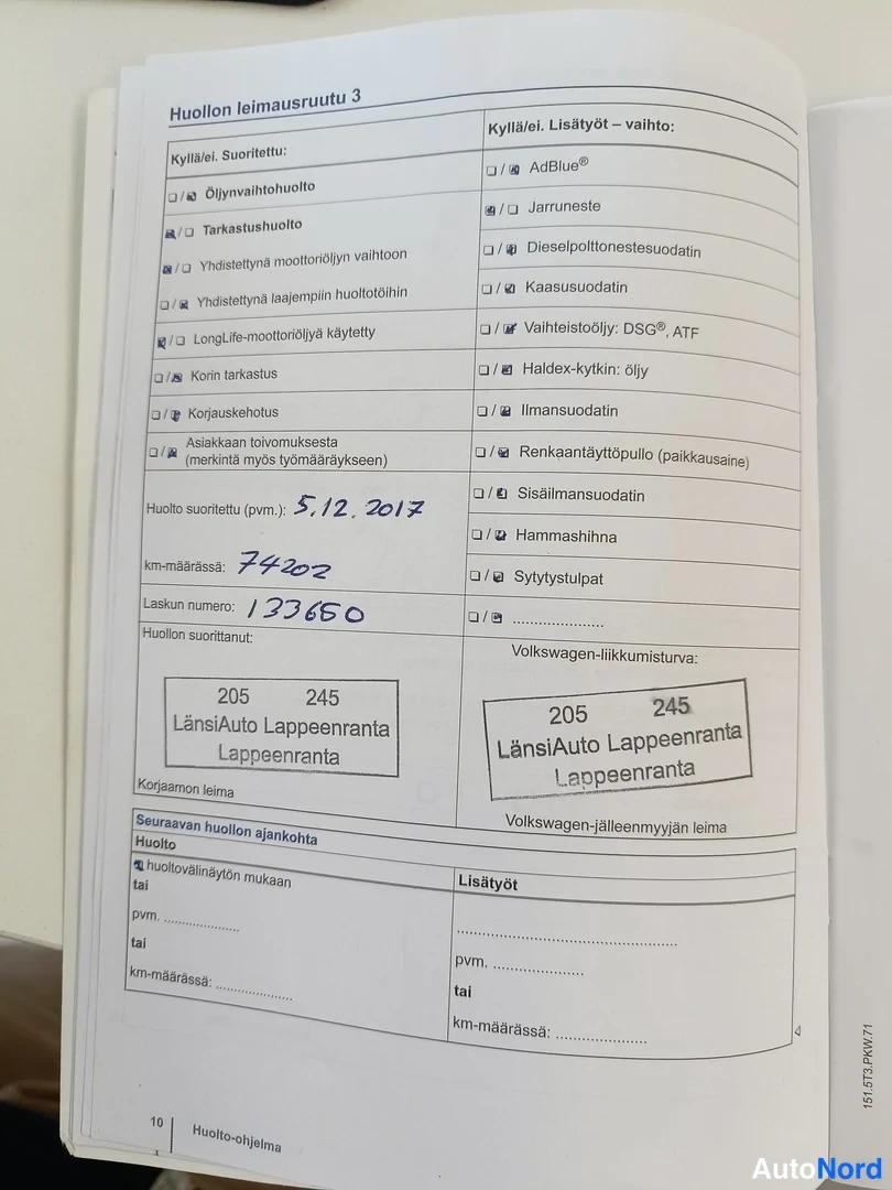 Yksityiskohta: Huollon leimausruutu 3: huolto suoritettu 5.12.2017, km-määrä 74202, LänsiAuto Lappeenranta.