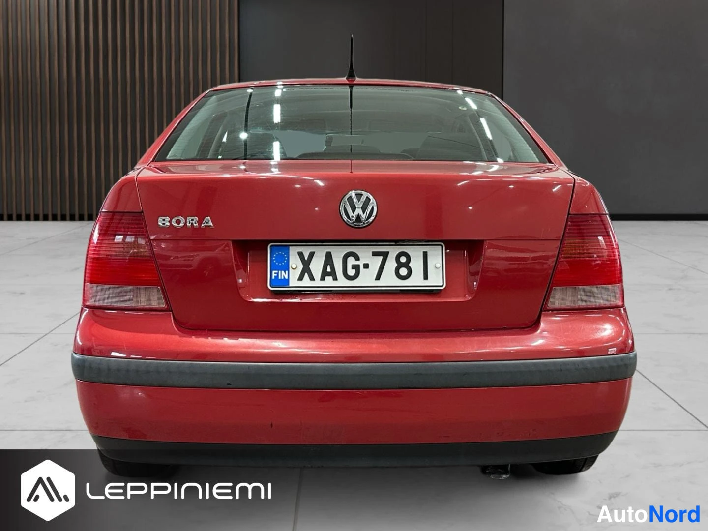 Punainen Volkswagen Bora 2004, takaa, kuva 18