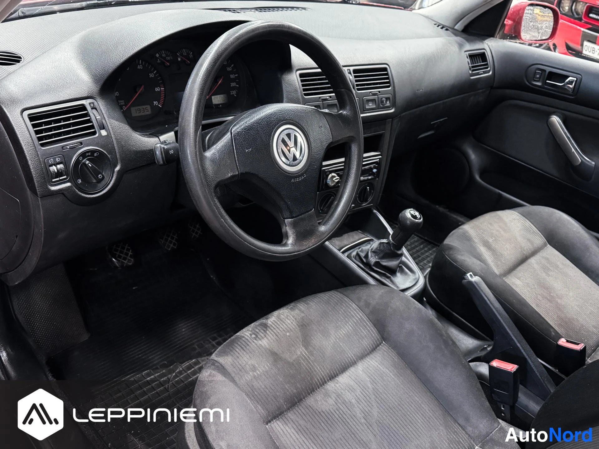 Punainen Volkswagen Bora 2004, etuviisto, kuva 7