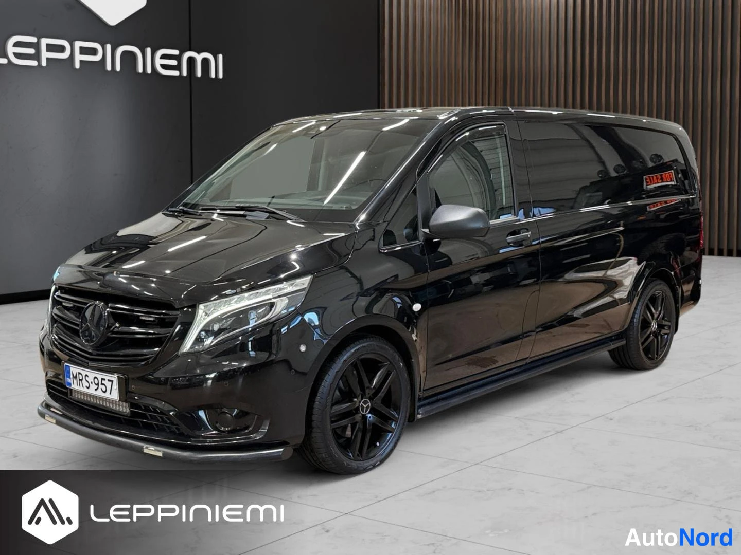 Musta Mercedes-Benz Vito 119 CDI 2021, etuviisto, keula vasemmalle, kuva 2
