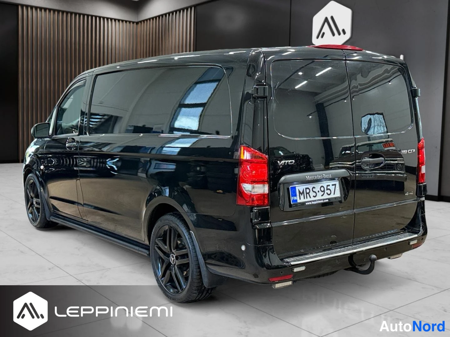 Musta Mercedes-Benz Vito 119 CDI 2021, takaviisto, kuva 20