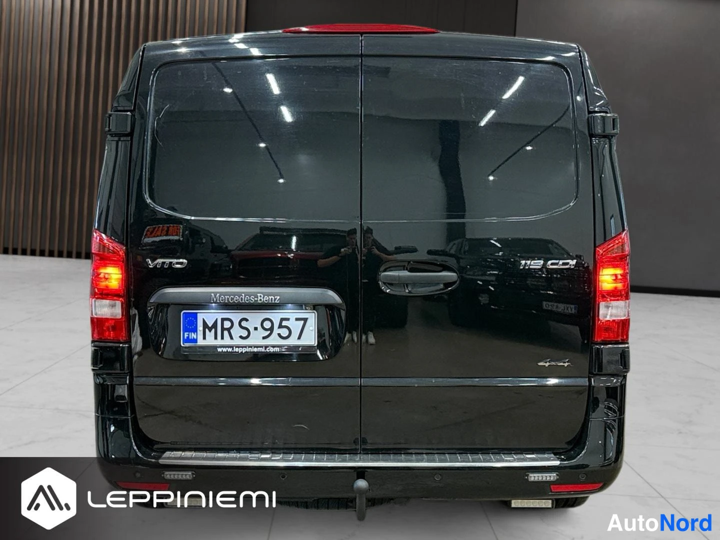 Musta Mercedes-Benz Vito 119 CDI 2021, takaa, kuva 23