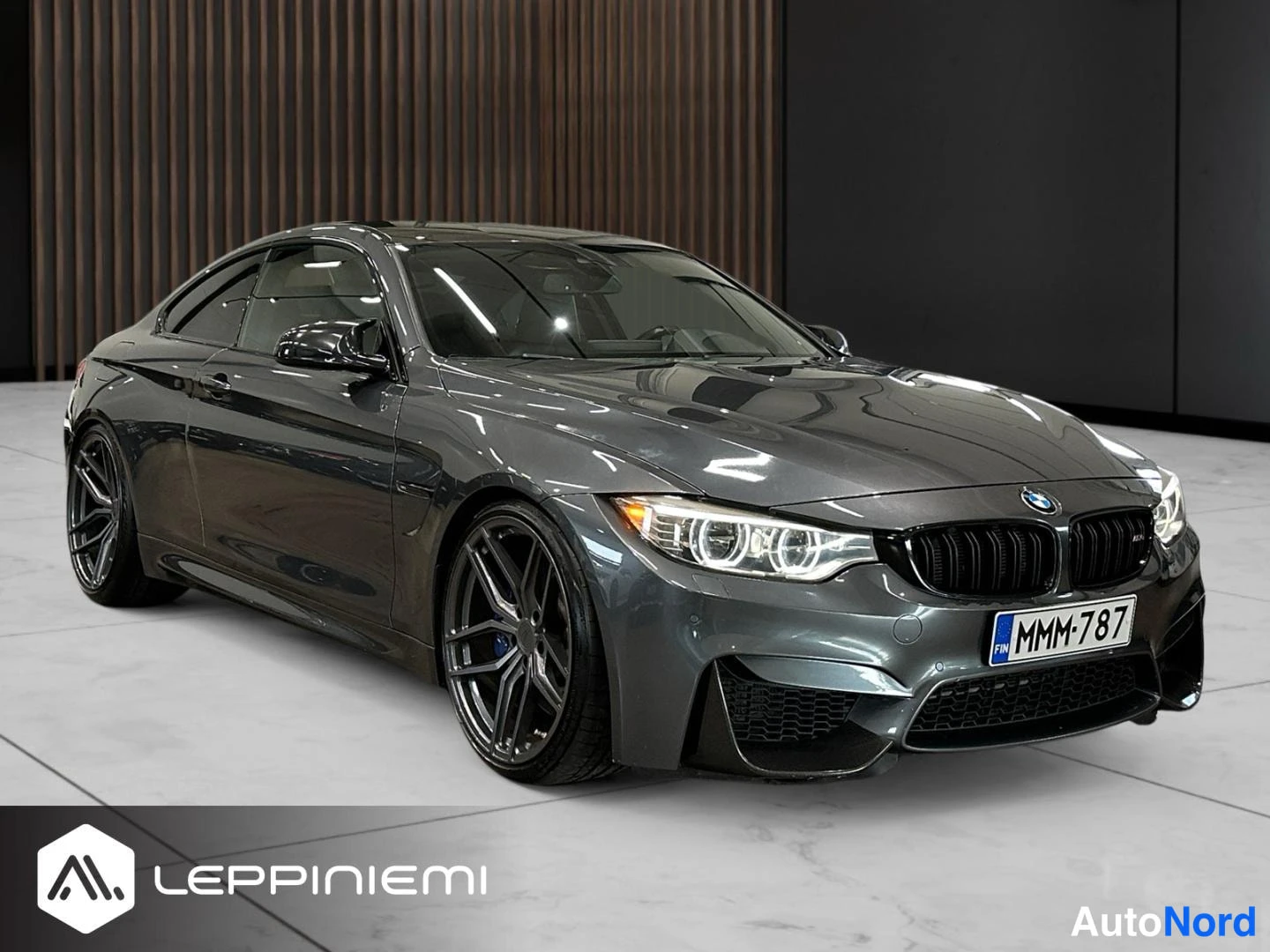 Harmaa BMW M4 2014, etuviisto, keula oikealle, kuva 6