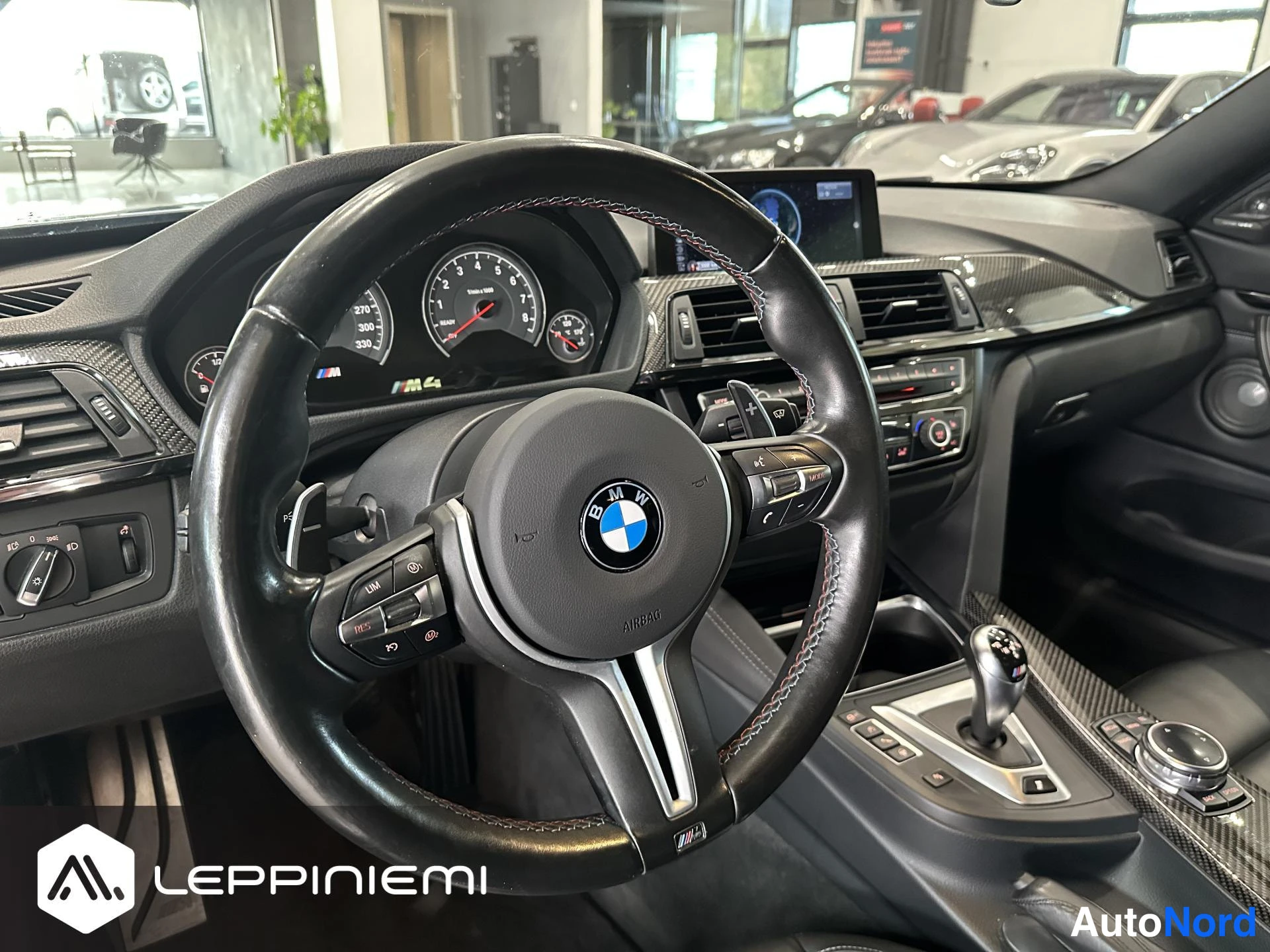 Harmaa BMW M4 2014, etuviisto, keula oikealle, kuva 8