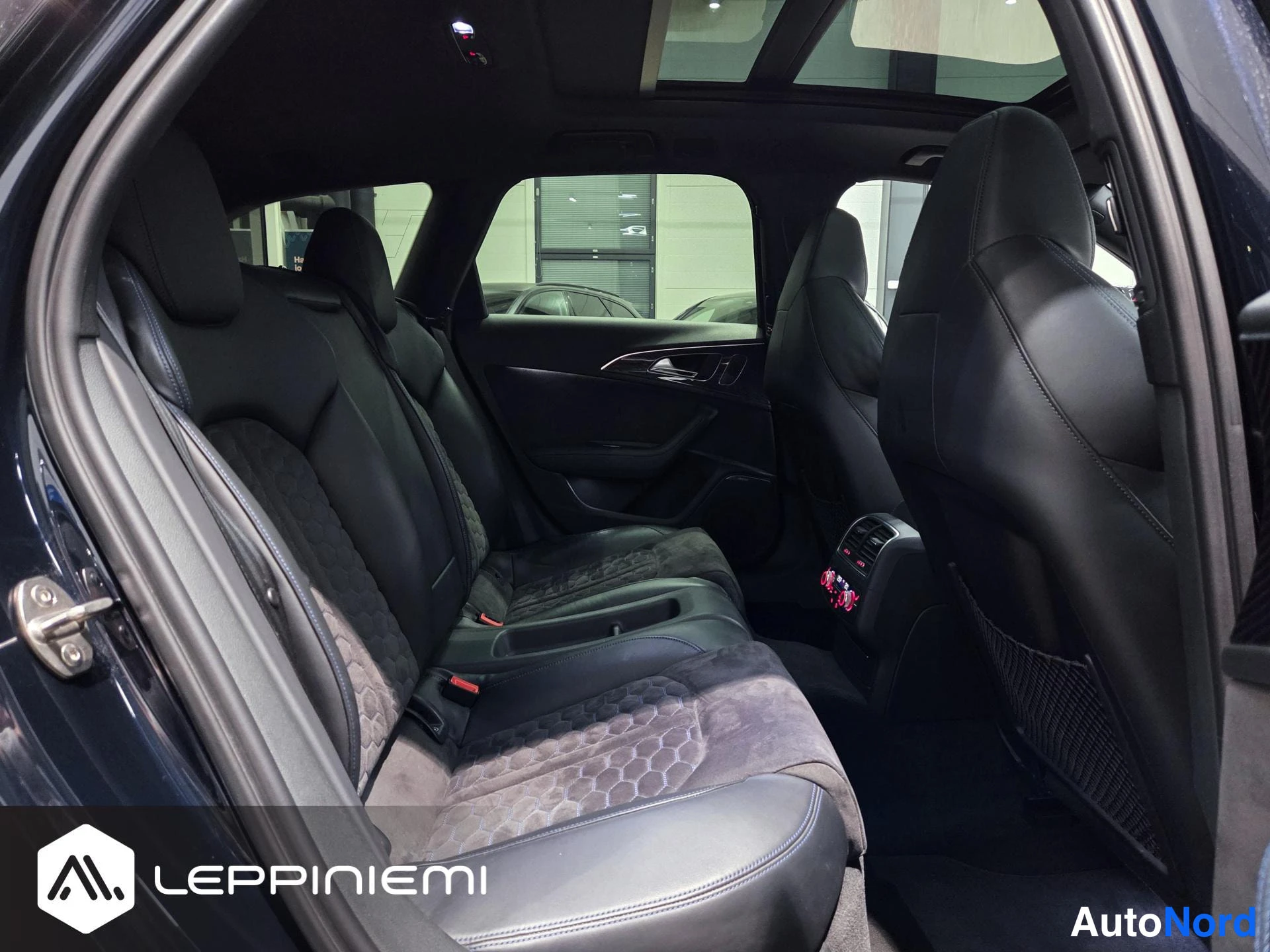 Sininen Audi RS6 2017, kuva 16