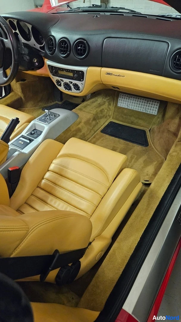 Punainen Ferrari 360 2000, ohjaamo, kuva 4