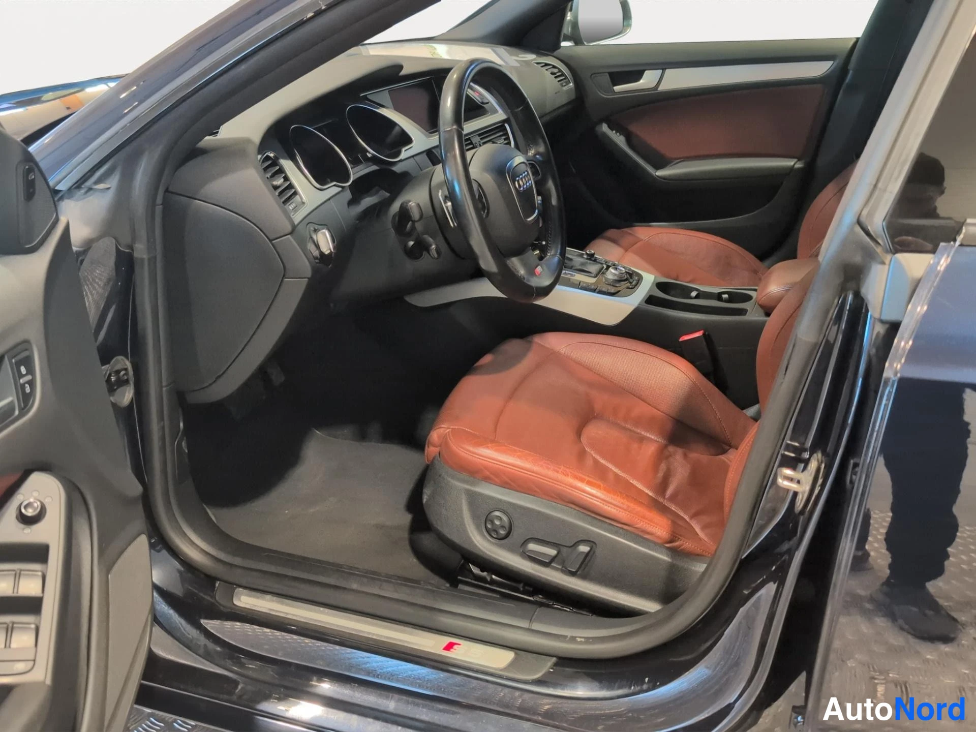 Sininen Audi S5 2010, kuva 12