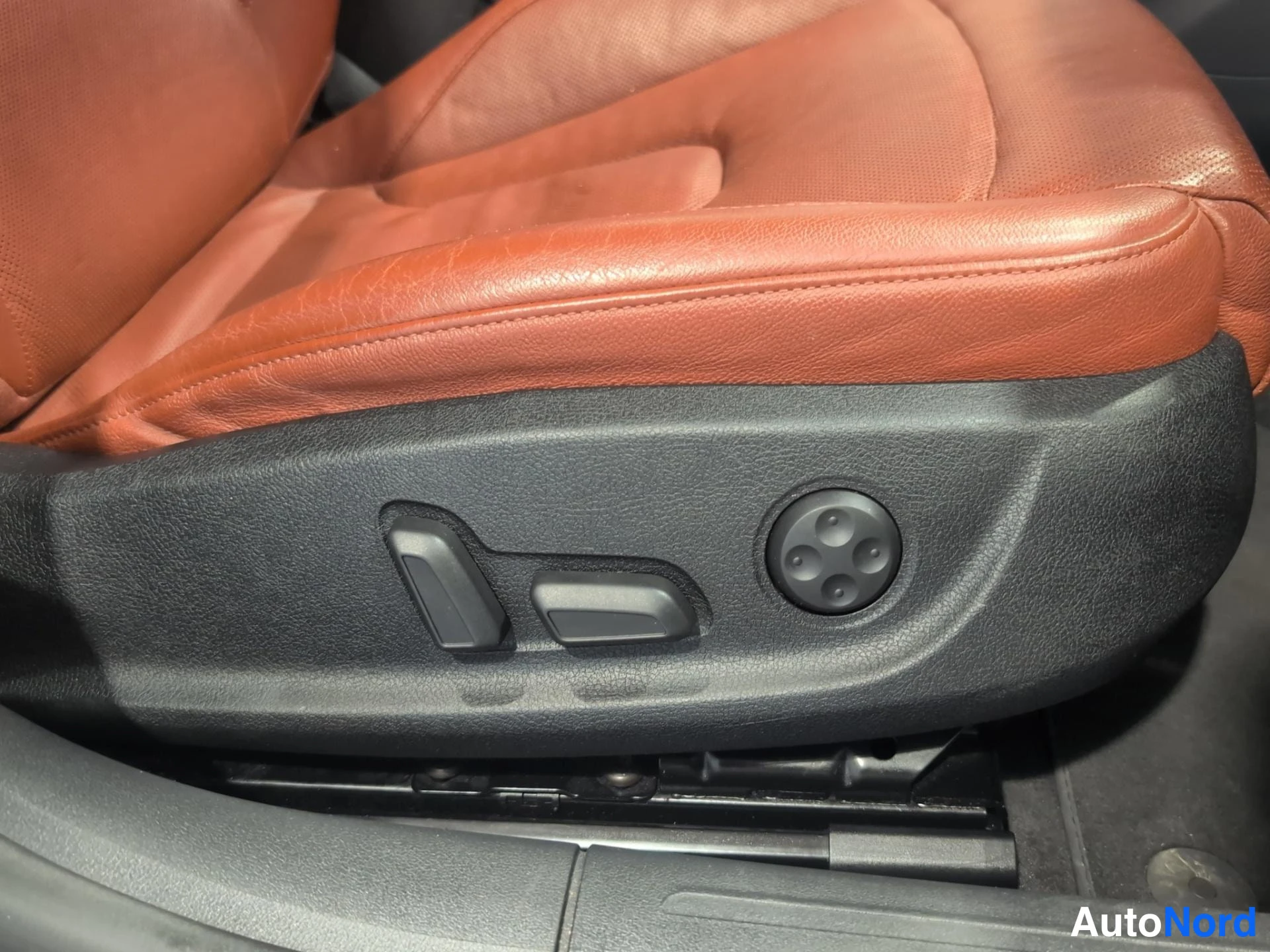Sininen Audi S5 2010, sivulta, kuva 5