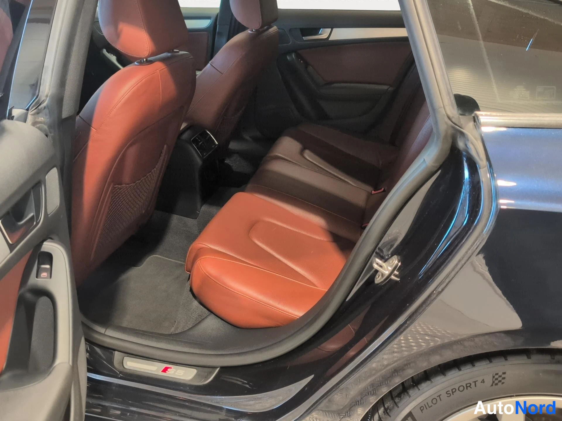 Sininen Audi S5 2010, kuva 10