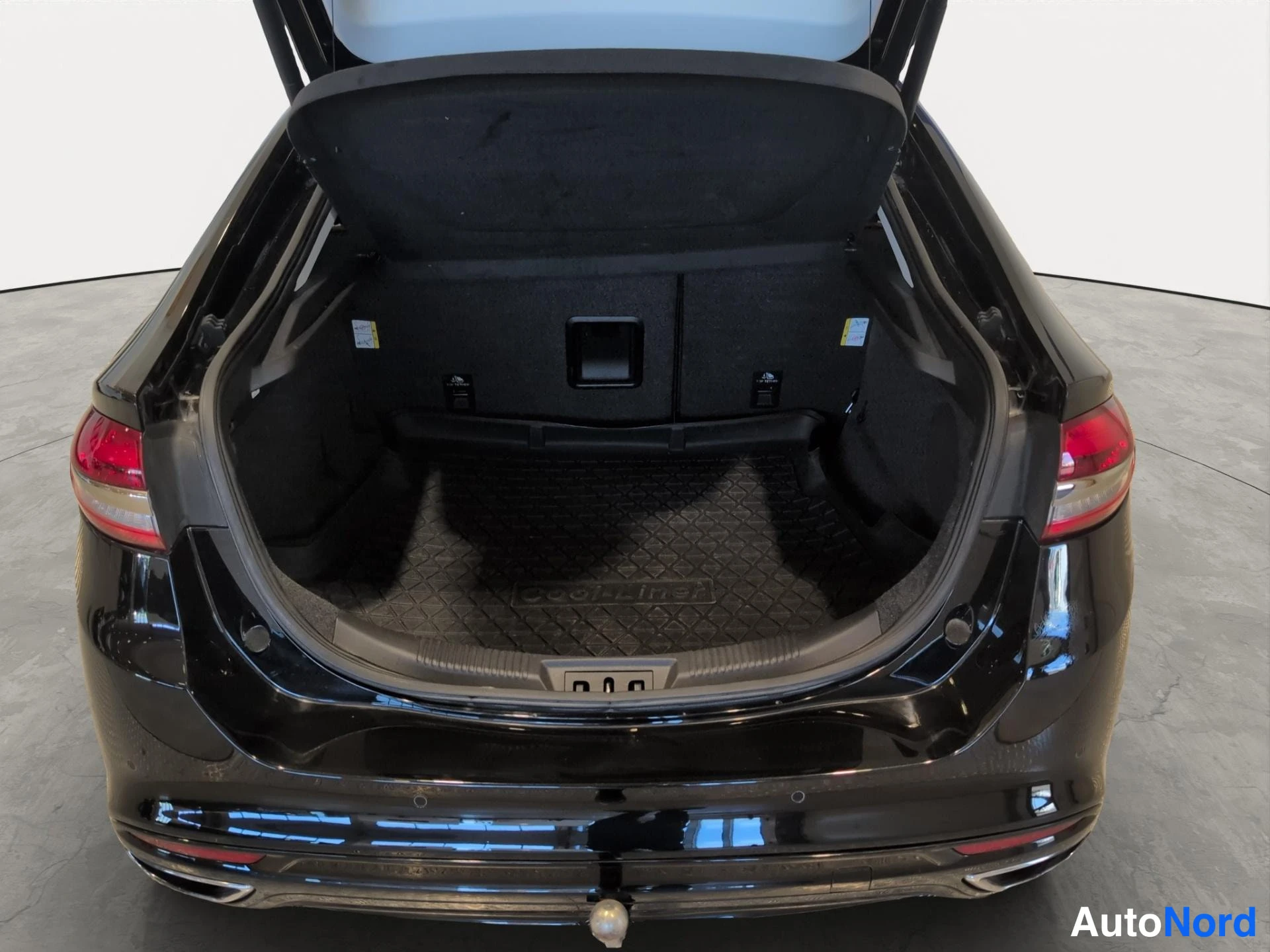 Musta Ford Mondeo 2021, takaa, kuva 5