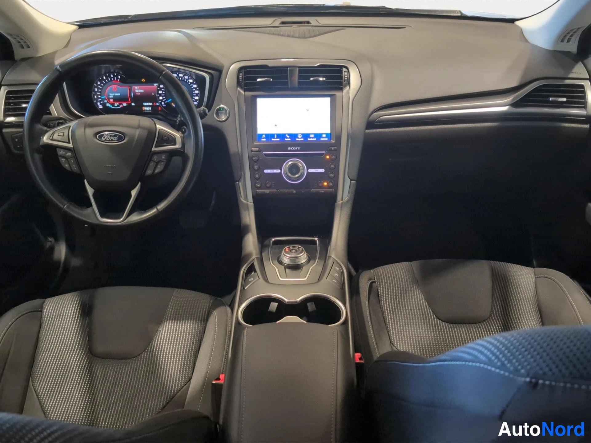 Musta Ford Mondeo 2021, kuva 10