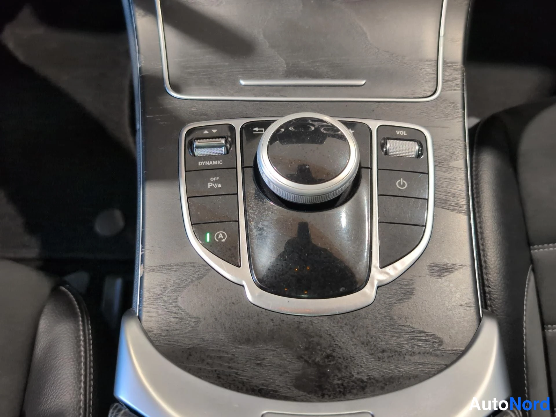 Musta Mercedes-Benz C 220 d 2017, yksityiskohta, kuva 12