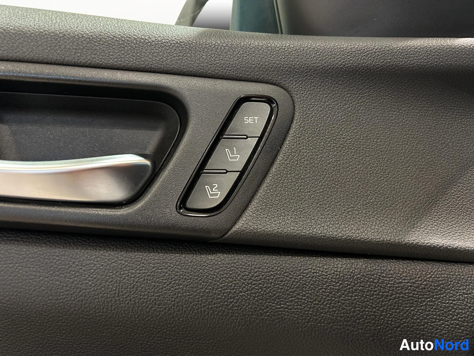 Valkoinen Kia Optima 2019, yksityiskohta, kuva 15