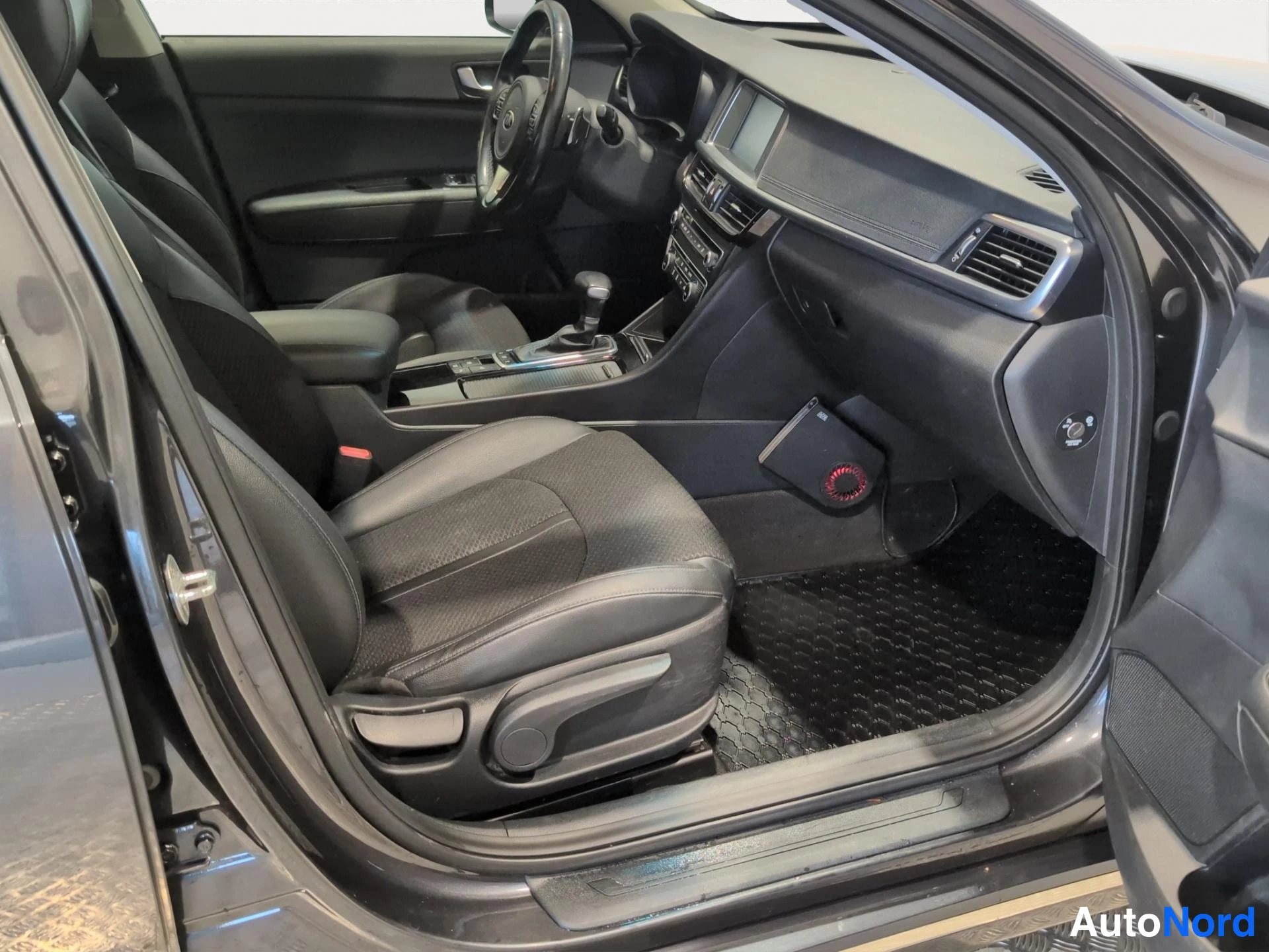 Harmaa Kia Optima 2018, kuva 11