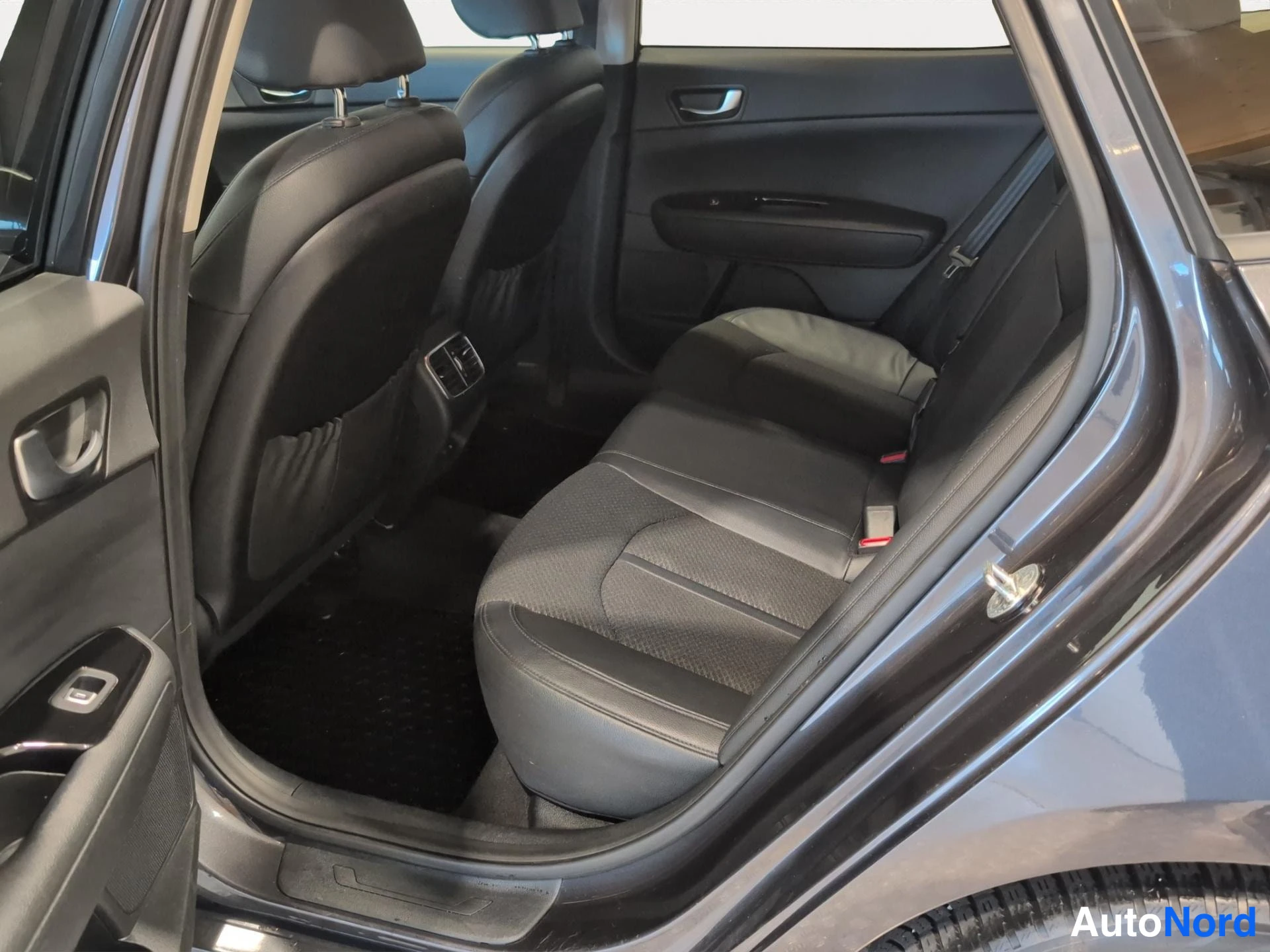 Harmaa Kia Optima 2018, kuva 12