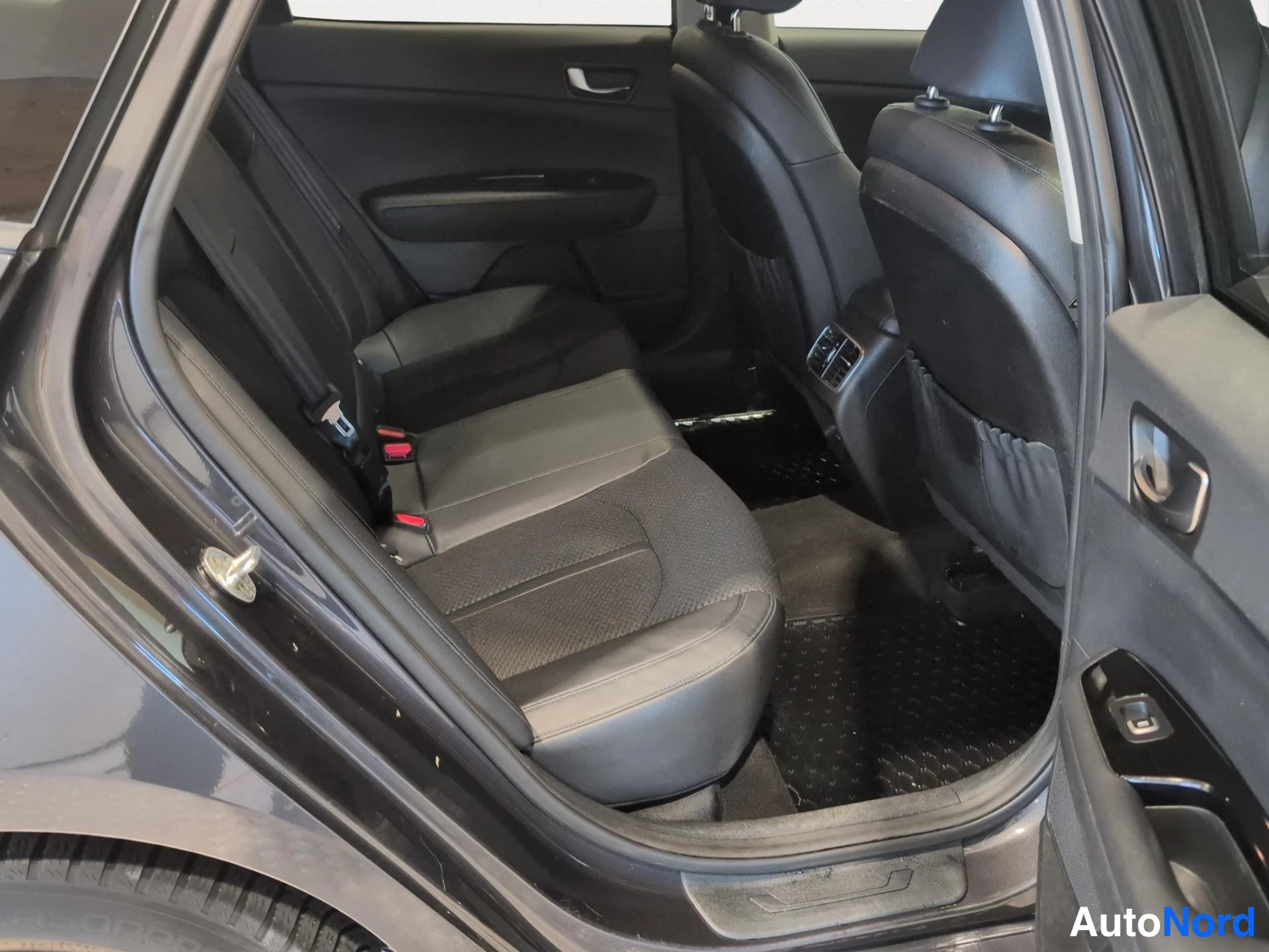 Harmaa Kia Optima 2018, kuva 16