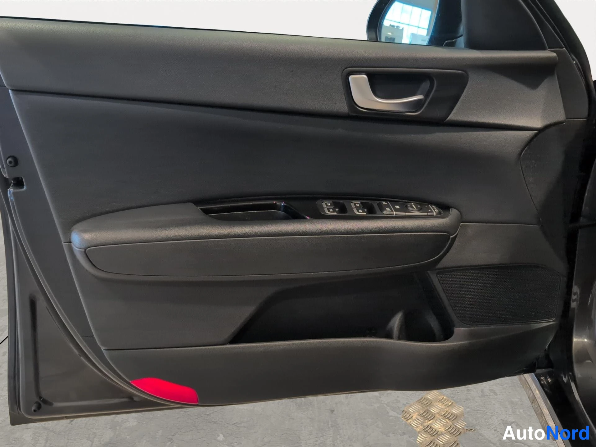 Harmaa Kia Optima 2018, kuva 18