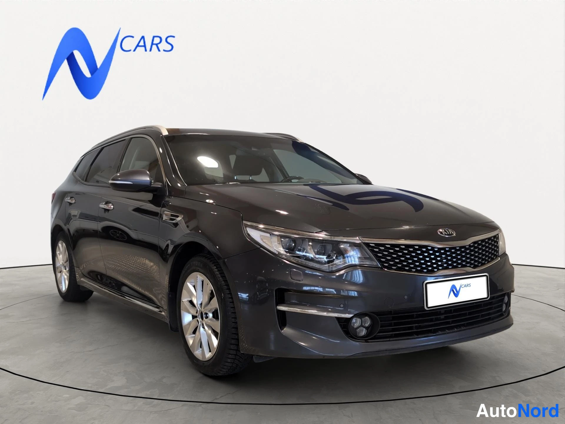 Harmaa Kia Optima 2018, etuviisto, keula oikealle, kuva 2