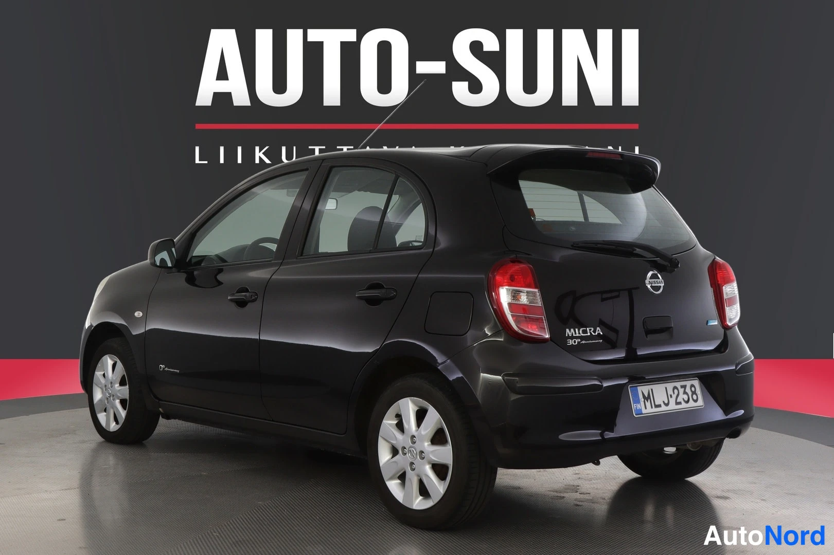 Musta Nissan Micra 2013, takaviisto, kuva 6