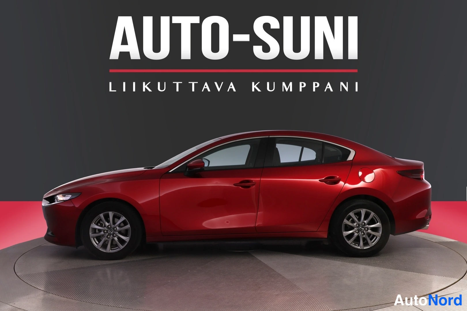 Punainen Mazda Mazda3 2021, etuviisto, keula vasemmalle, kuva 2