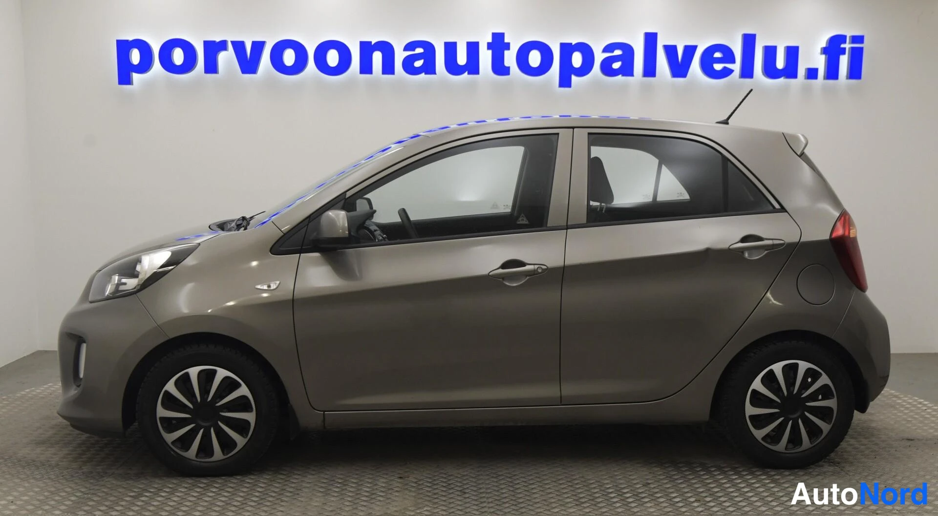 Harmaa Kia Picanto 2015, sivulta, kuva 5