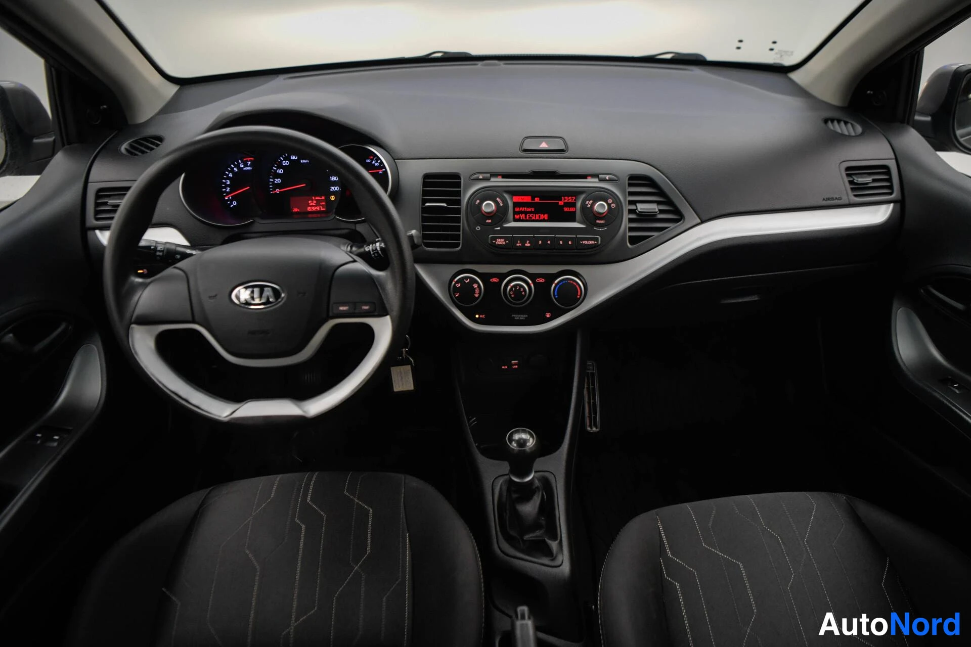 Harmaa Kia Picanto 2015, ohjaamo, kuva 9