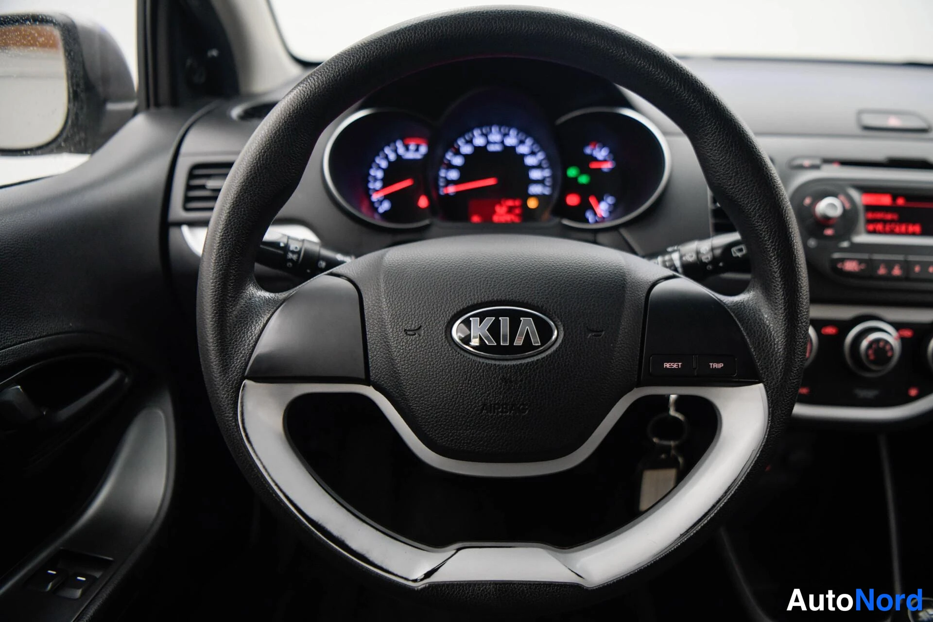 Harmaa Kia Picanto 2015, yksityiskohta, kuva 16