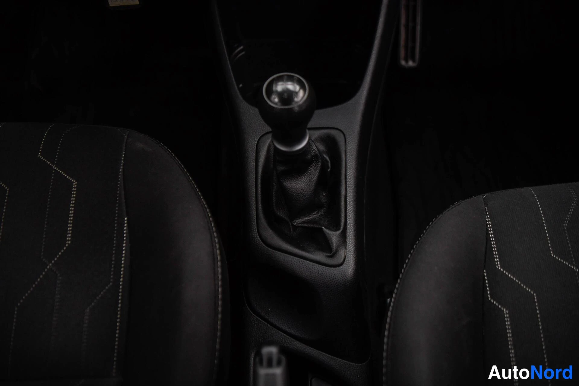 Harmaa Kia Picanto 2015, yksityiskohta, kuva 19