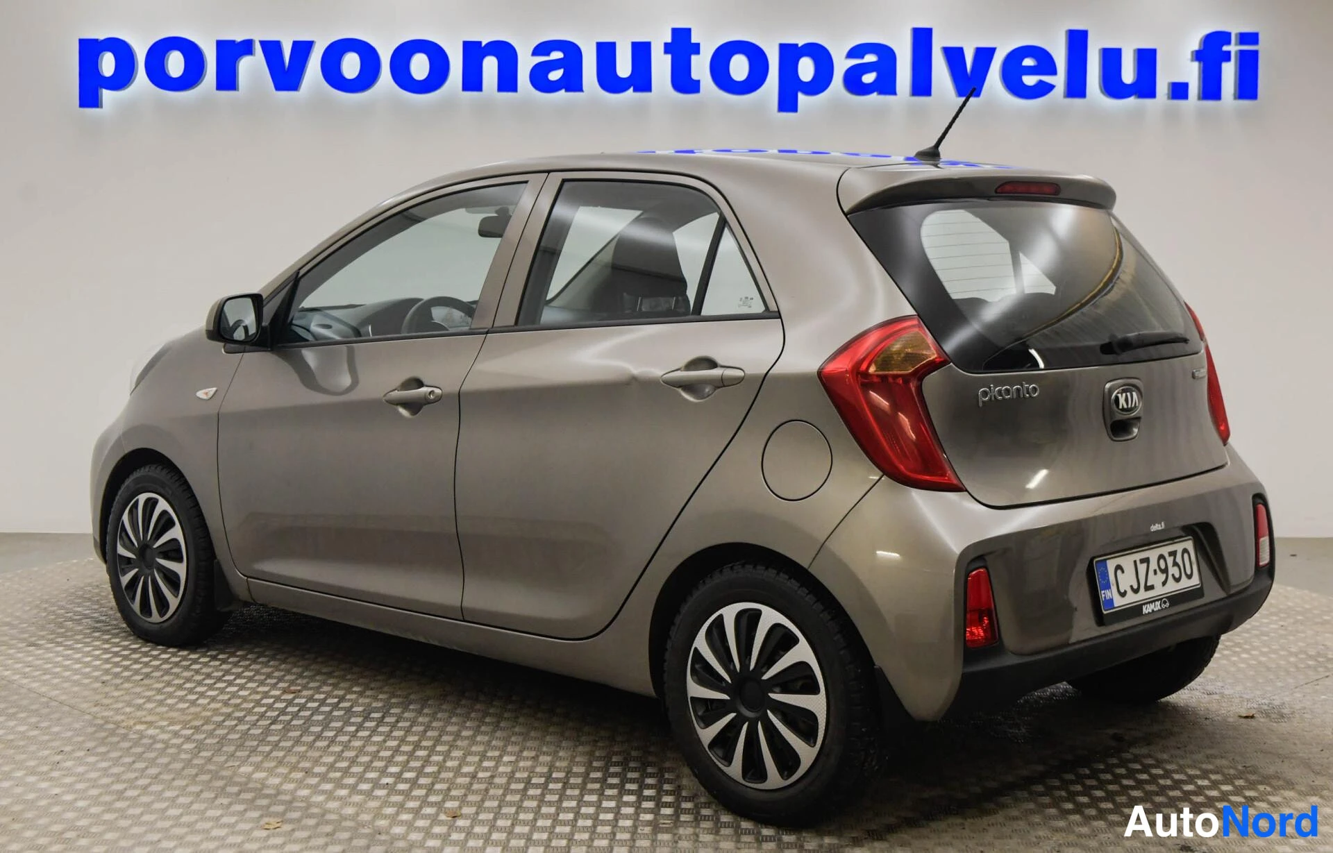 Harmaa Kia Picanto 2015, takaviisto, kuva 6