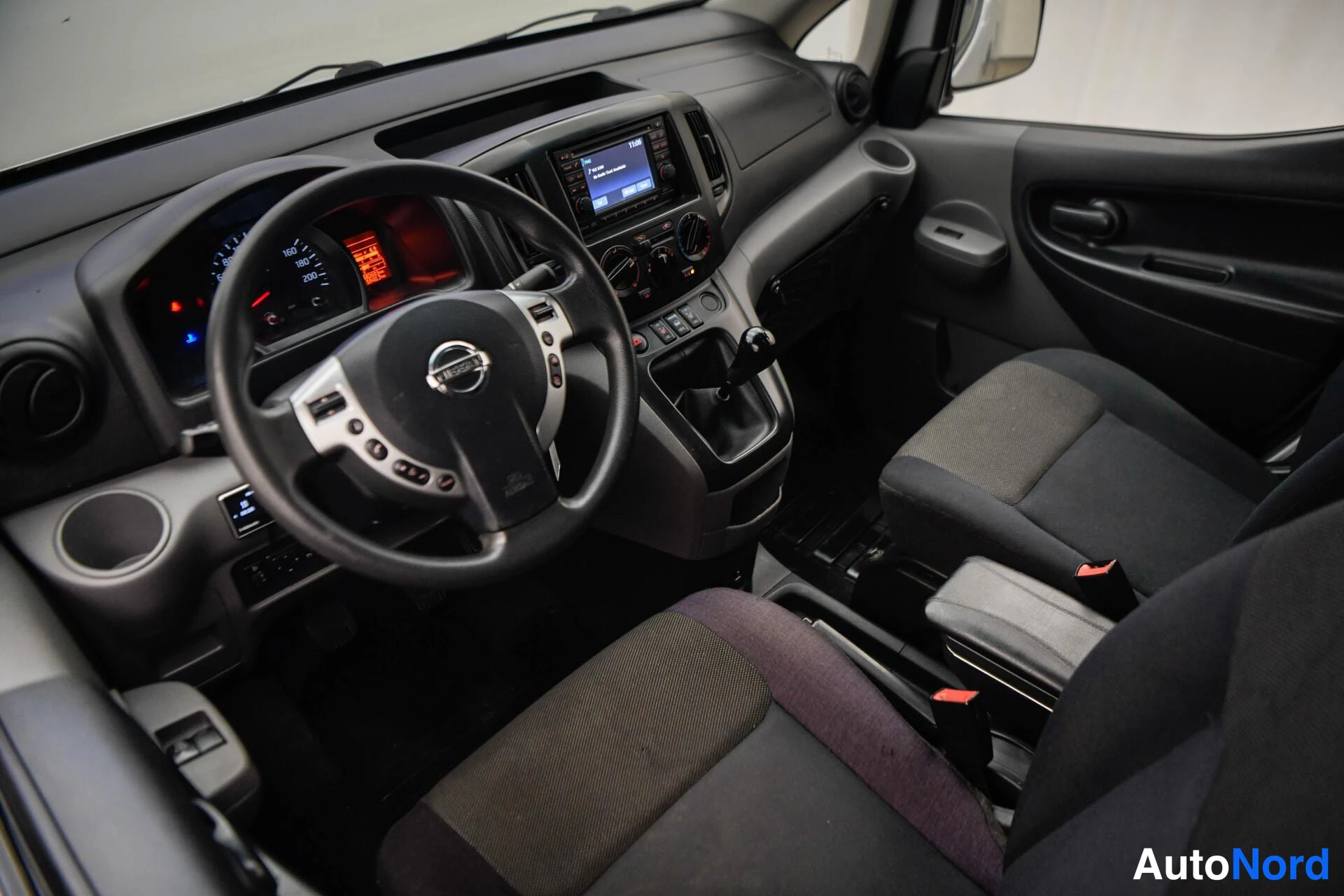 Hopea Nissan NV200 2017, kuva 10