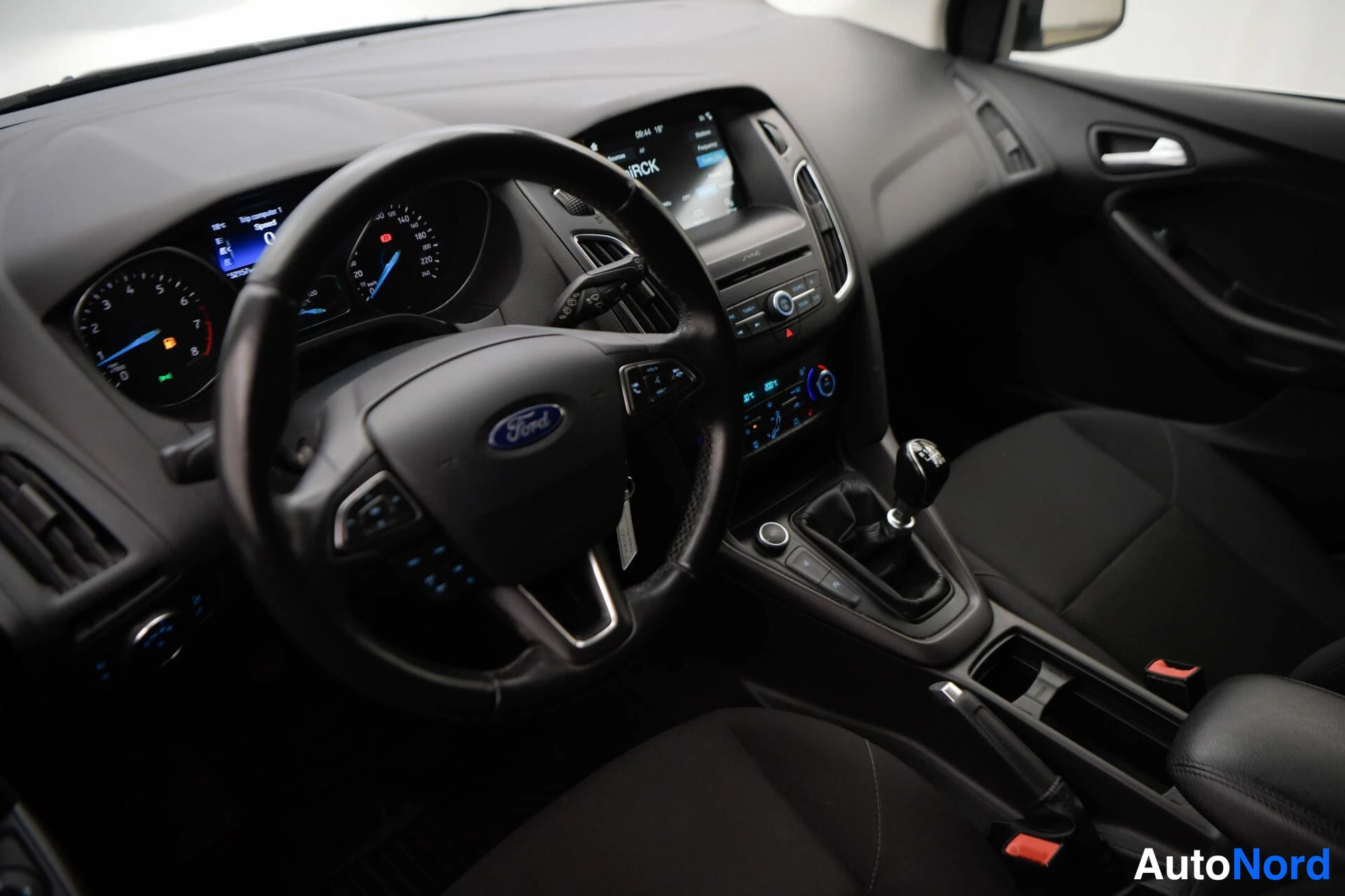 Musta Ford Focus 2018, yksityiskohta, kuva 15