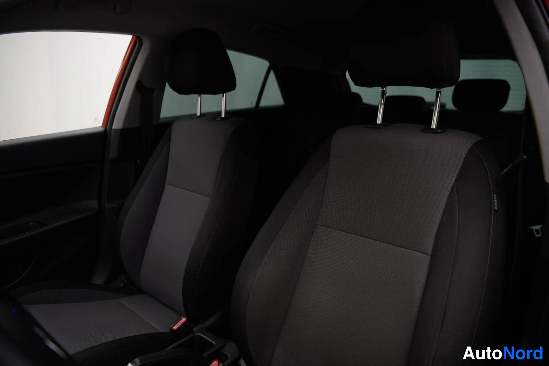 Punainen Hyundai i20 2018, kuva 16